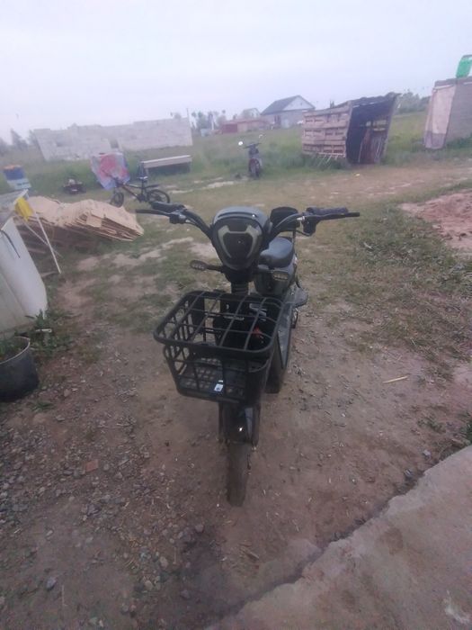 Продам скутер ск8 очень вид имеет