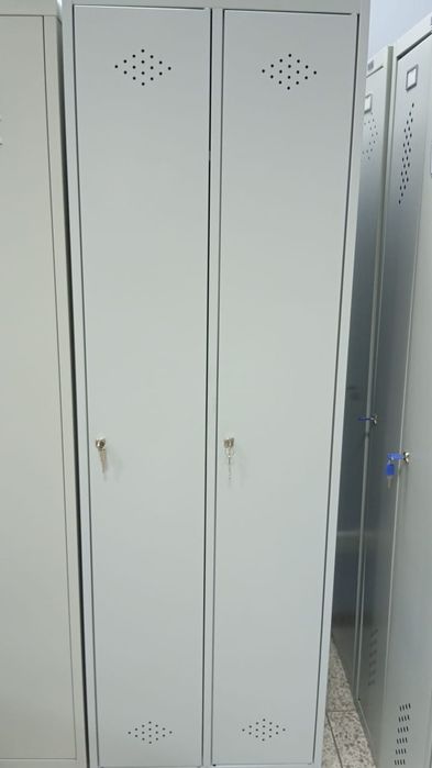 Продам металлические шкафы для раздевалки