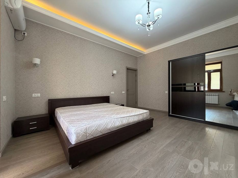 4 ком. Квартира 127 м2. Ор-р: улица Махтумкули, Макро