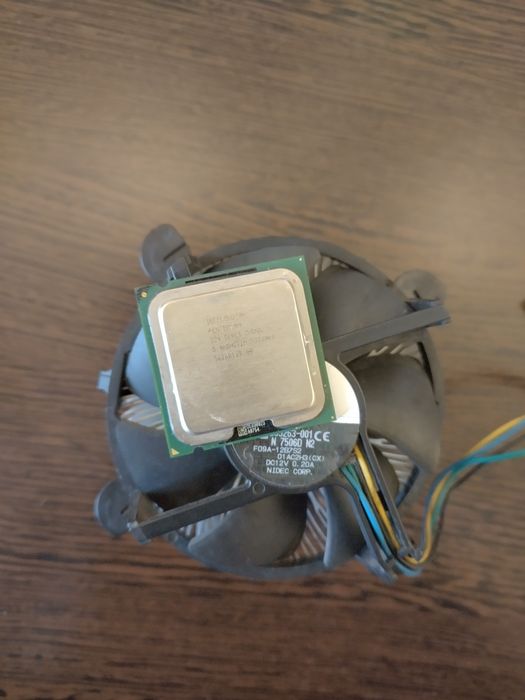 Procesor Intel Pentium 4 3Ghz, socket 775 + cooler, testat