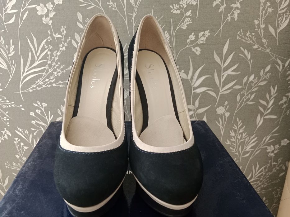 Отдам даром туфли на шпильке