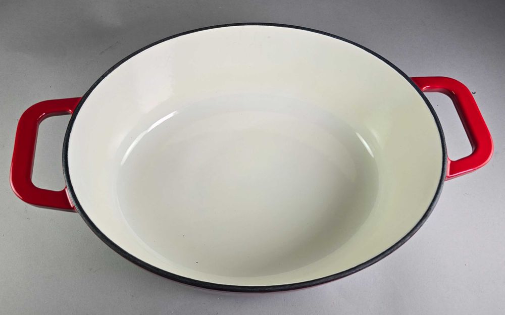 Чугунен Гювеч овал с емайлирано покритие