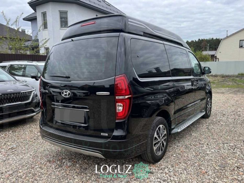 комфортный минивен с высоким потолком удобные поездки межгород загород