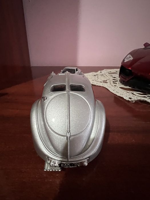 Vind macheta Bugatti