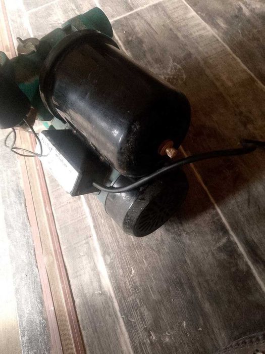 вакумний насос сотилади 1.8 лик