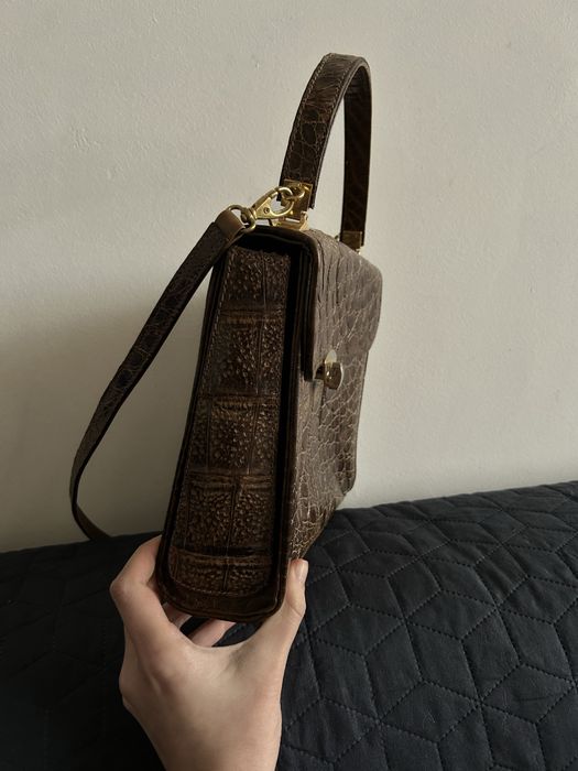 Дамска чанта от крокодилска кожа