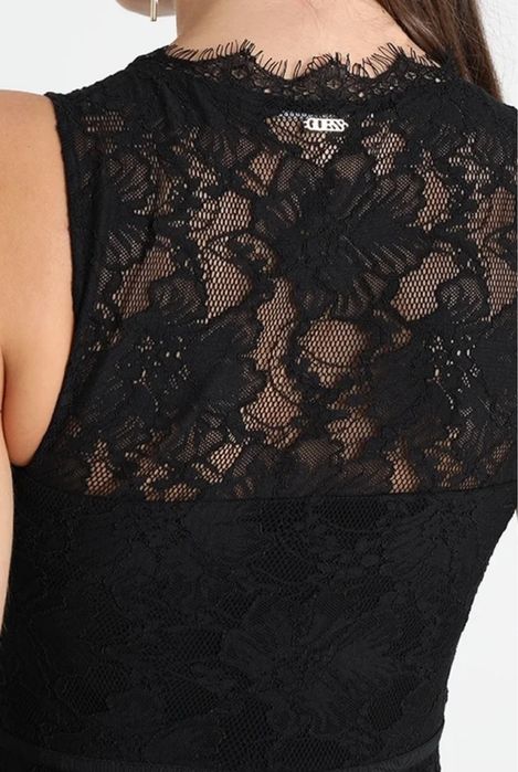 черна дантелена рокля guess