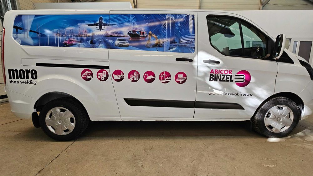 COLANTĂRI AUTO PLOIEȘTI • CAMIOANE • AUTOBUZE • DUBE • colantări premium pentru autoturisme, flote și vehicule comerciale în Ploiești.