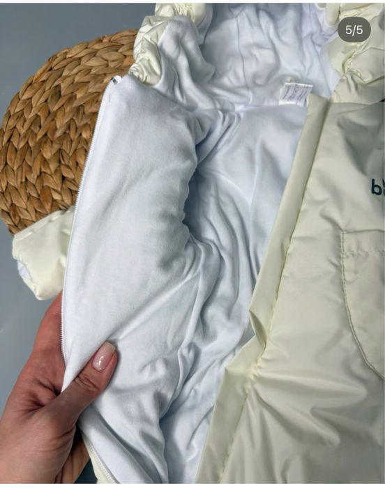 Комбенизон 62 см, хорошего качества, длина от шеи до пяток 58 см