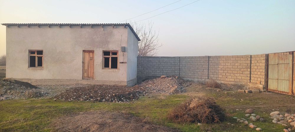 Продам участок 13 соток с домом!дом в черновом отделке 2 комнаты!