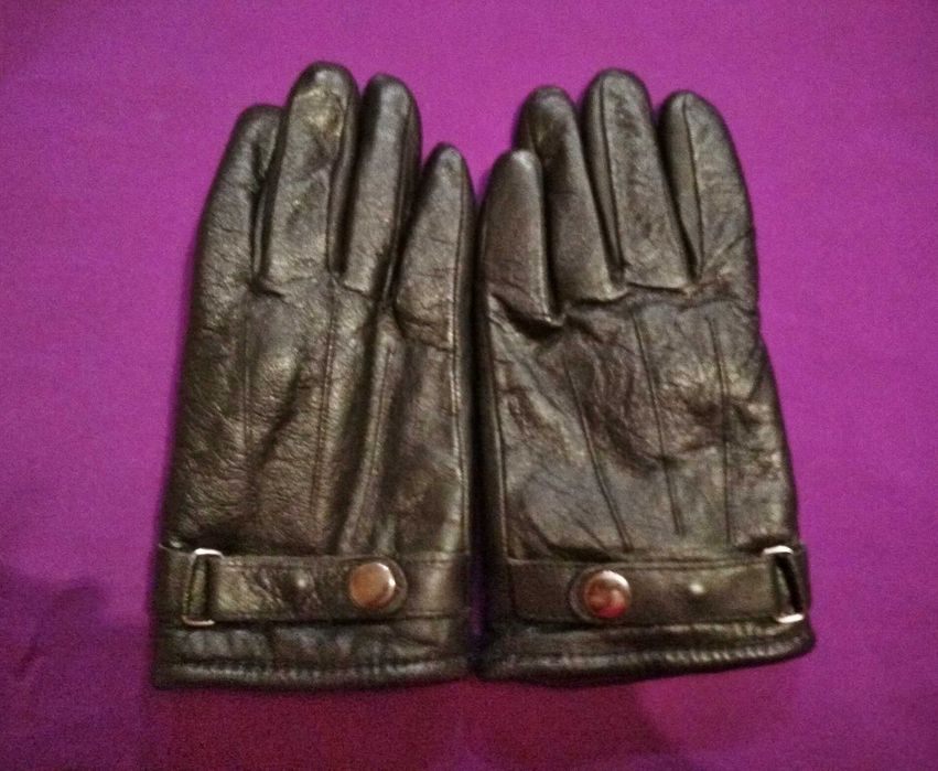 Зимни шапки и ръкавици