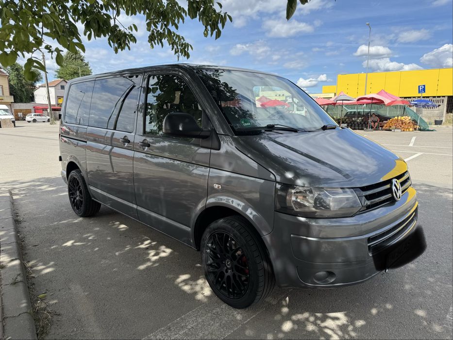 VOLKSWAGEN Caravelle 2012