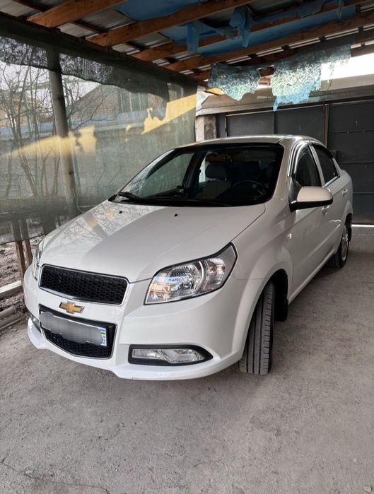 Nexia 3 avtomat sotiladi