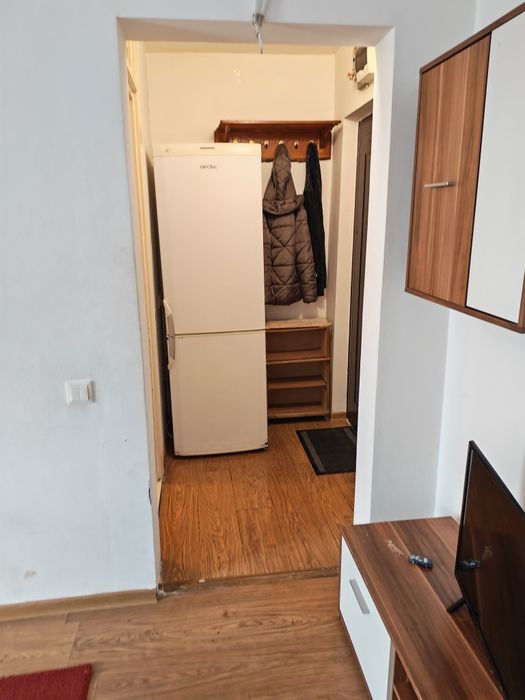 Închiriez garsonieră