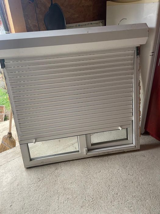 Geam termopan dublu+roletă+sită 115x115