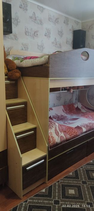 Продаю двухярусную кровать