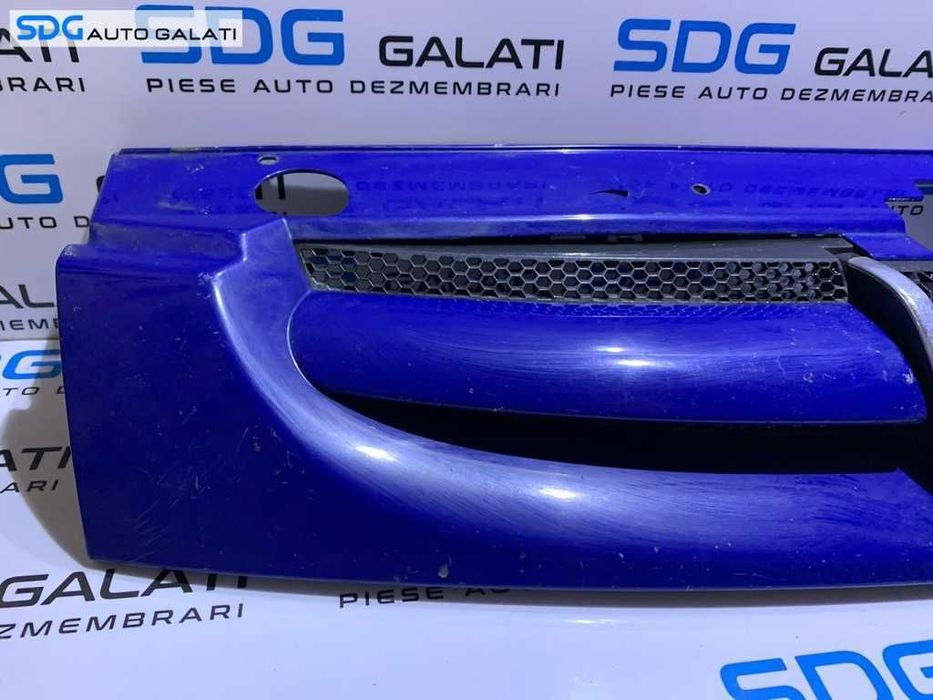 Grila cu Emblema Radiator Bara Spoiler Fata Peugeot Partner 2002 - 2008 Cod 9644758777 [V0123]
