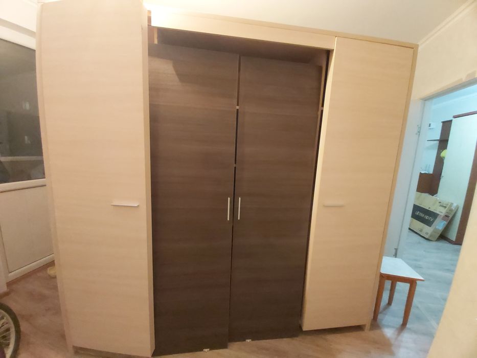 Продам шкаф в хорошем состояние