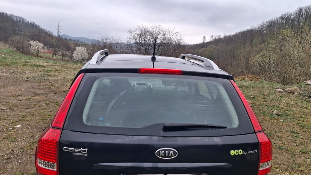 Vând Kia  Ceed 2011 1.4