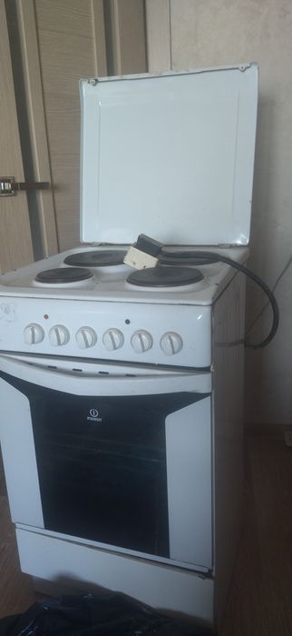 Продам электро плиту