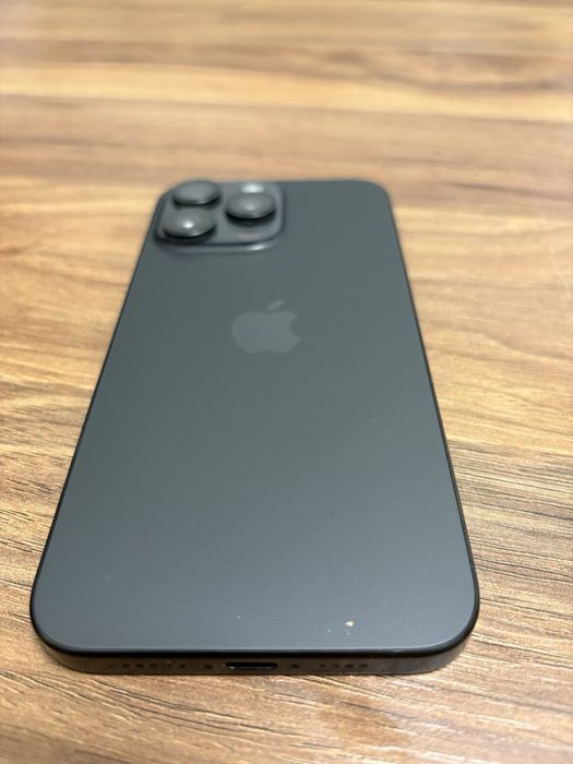 Iphone 15 pr max 256gb без коментар на цената!