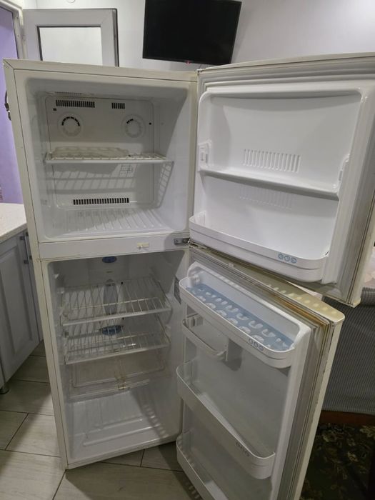 продам холодильник на запчасти