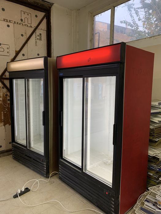 Витринный холодильник / Холодильник