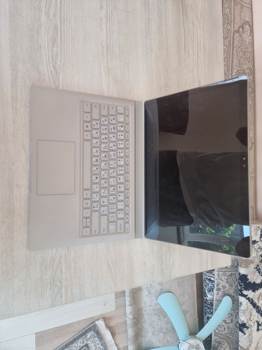 Microsoft surface book  sonsorli, srochno