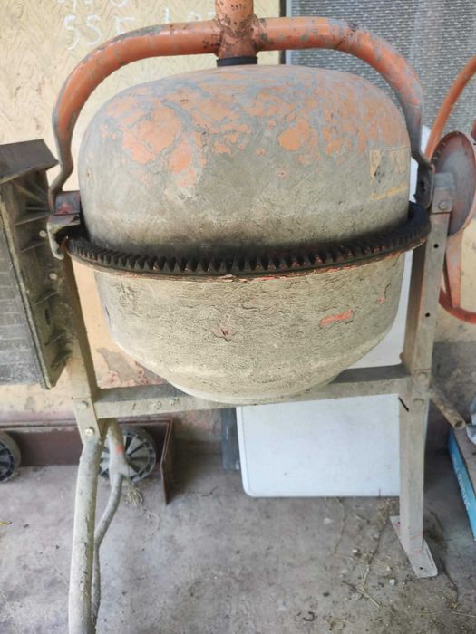 vază pentru flori, intervale gard, capac de stâlp pentru gard, betonieră second hand (700W, 125 L) în localitatea Carei, jud. Satu Mare