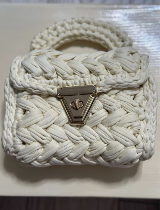 Poseta Ivory împletita