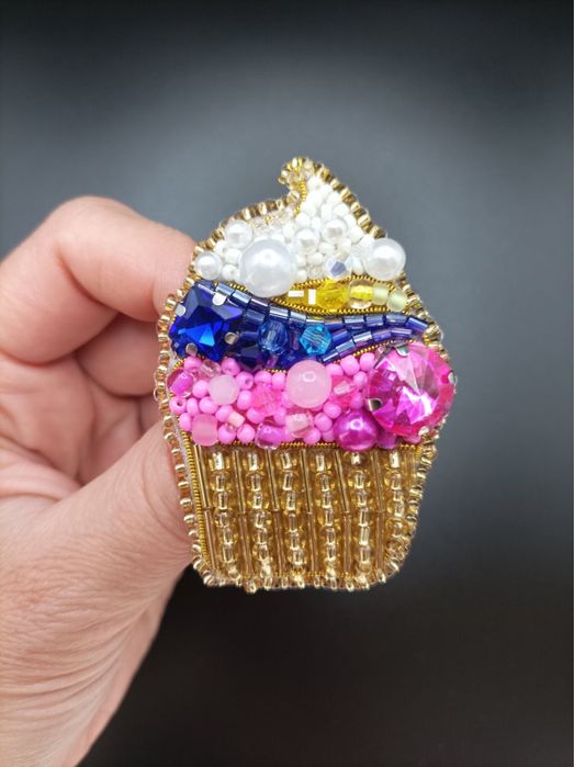 Ръчноизработени брошки с мъниста