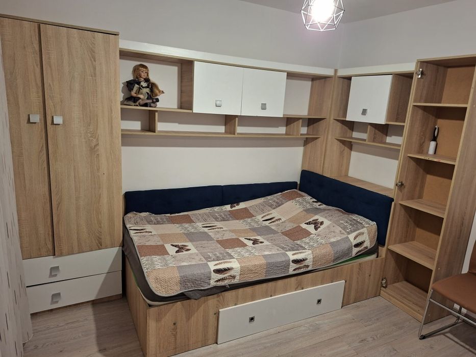 Închiriez apartament