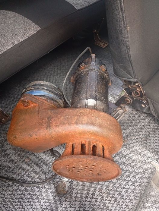 Глубиниы Сув насос сотилади