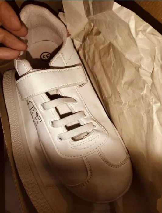 Кроссовки 35 размер.