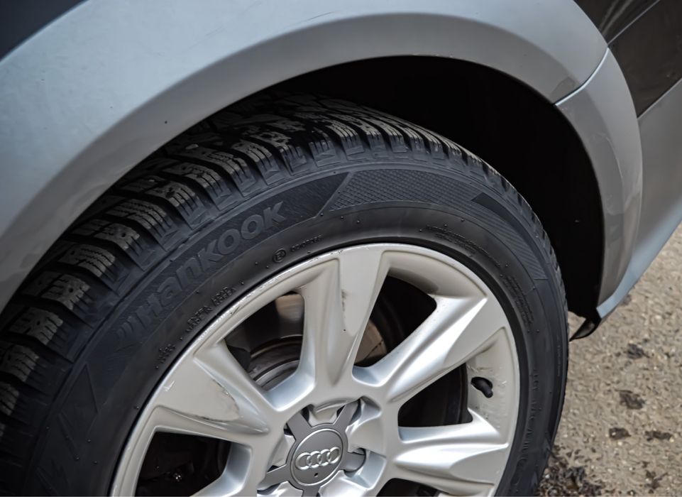 Audi A4 Allroad Quattro, 2.0 TDI 190 CP, Faruri LED + Bi-Xenon