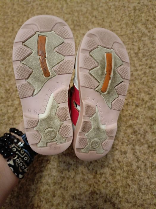 Продам детские сандалии на девочку. Торга нет