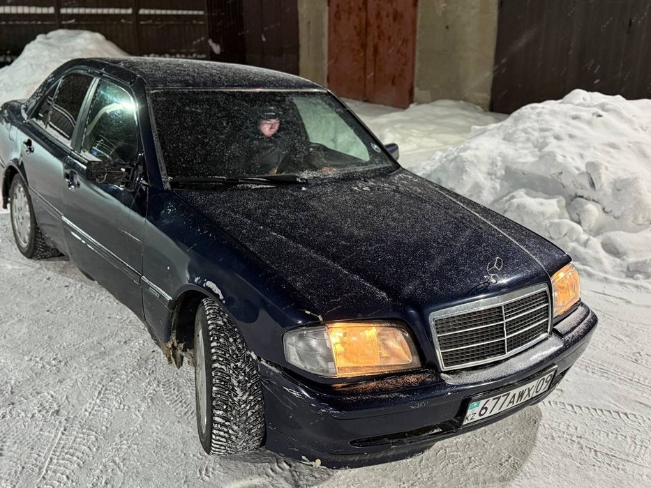 Mersedes-Benz C200 W202