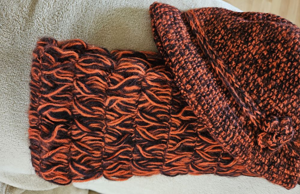 Комплект шапка и шал