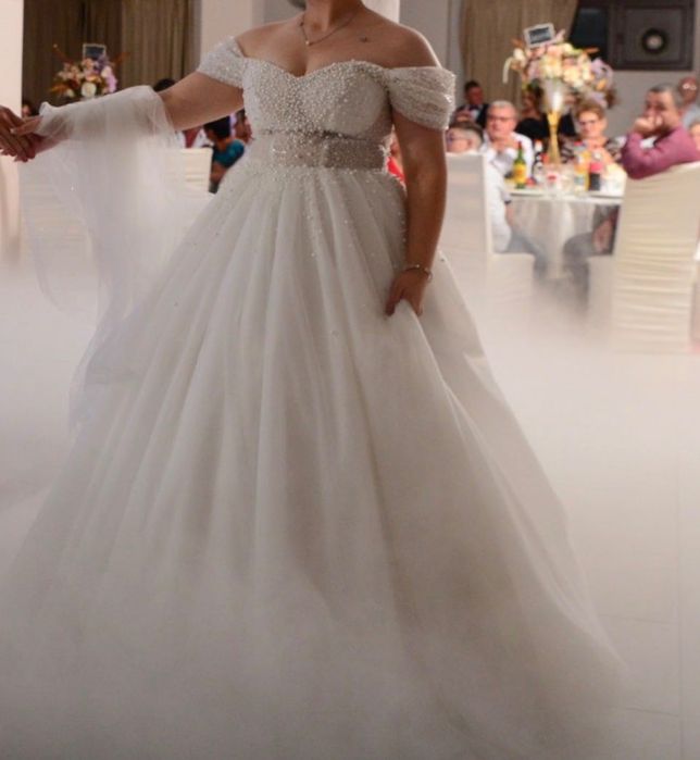 Vând rochie de mireasă