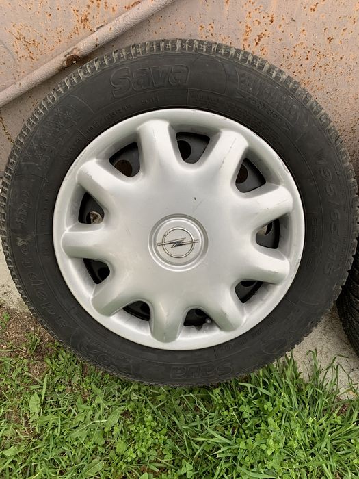 Гуми с Джати