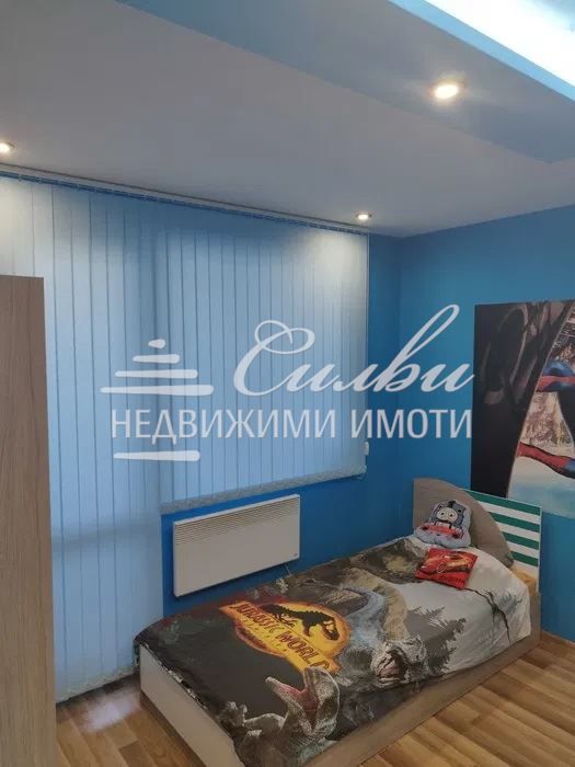 Обзаведен ЧЕТИРИСТАЕН апартамент - кв. Тракия