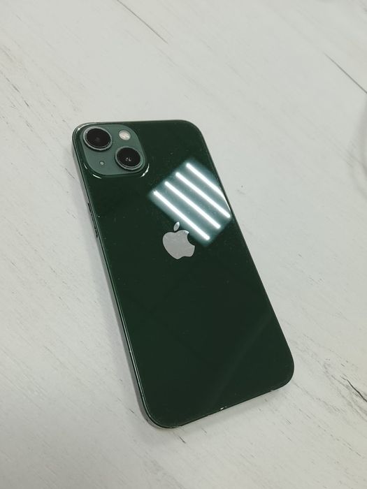 Продам Iphone 13