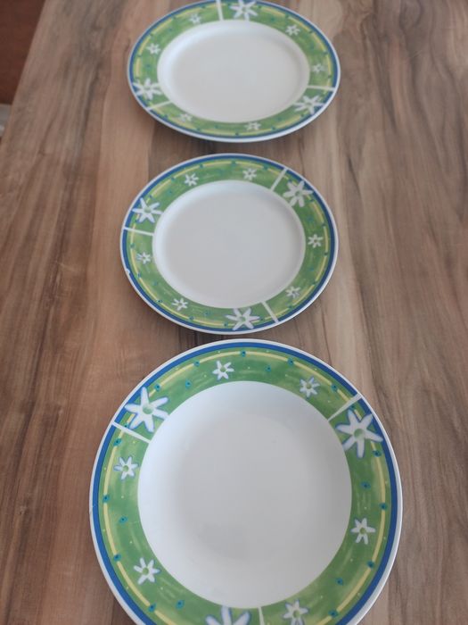Комплект от 18 чинии