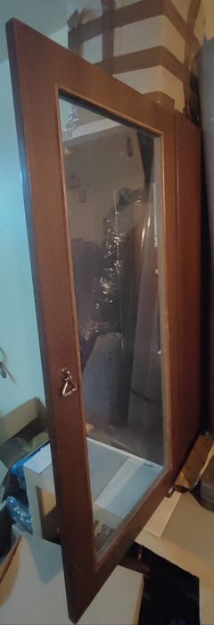 Шкаф с огледален гръб