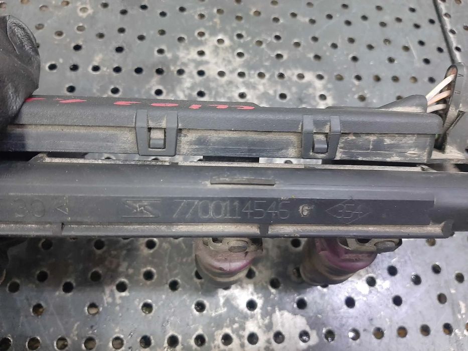 rampa cu injectoare 1.2 b renault twingo clio 1 clio 2 873774 7700114546