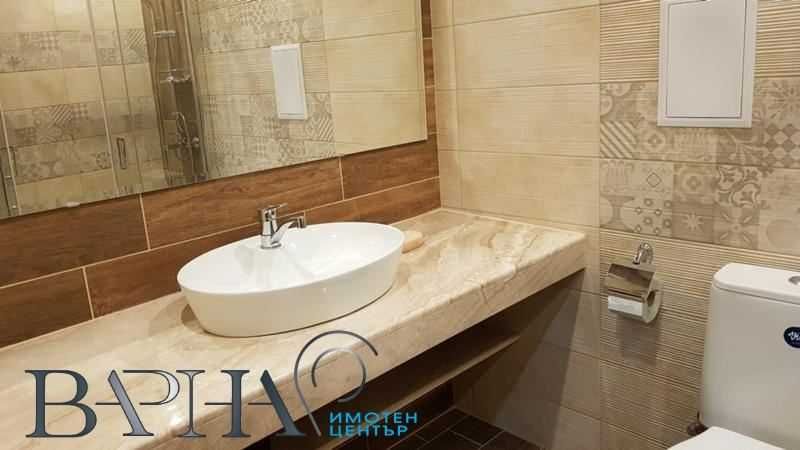 Дава се под наем Двустаен апартамент в Варна, Център - 55 кв.м за 459 € - Снимка #13