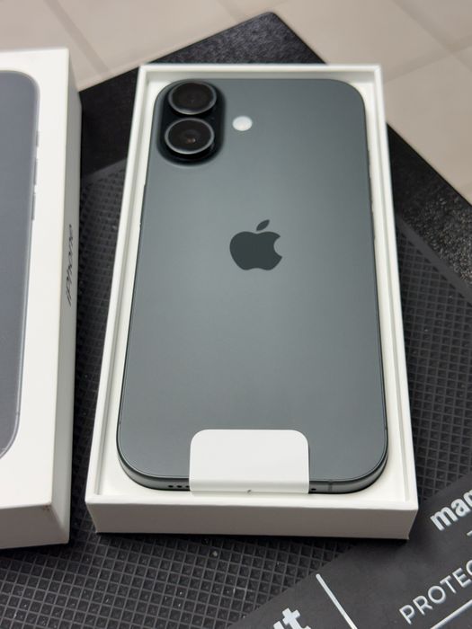 Apple iPhone 17,Black,256GB *ЧистоНов*2г Гаранция*