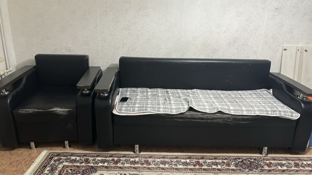 Диван кожанный