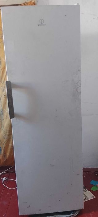 Продам морозильную камеру