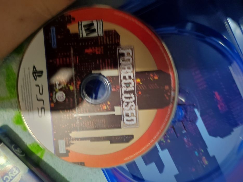 Две игры  на playstation 5и 4